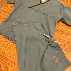 Urbane Scrubs, XS Top, XSP Petite Pant, Light Blue/Brown